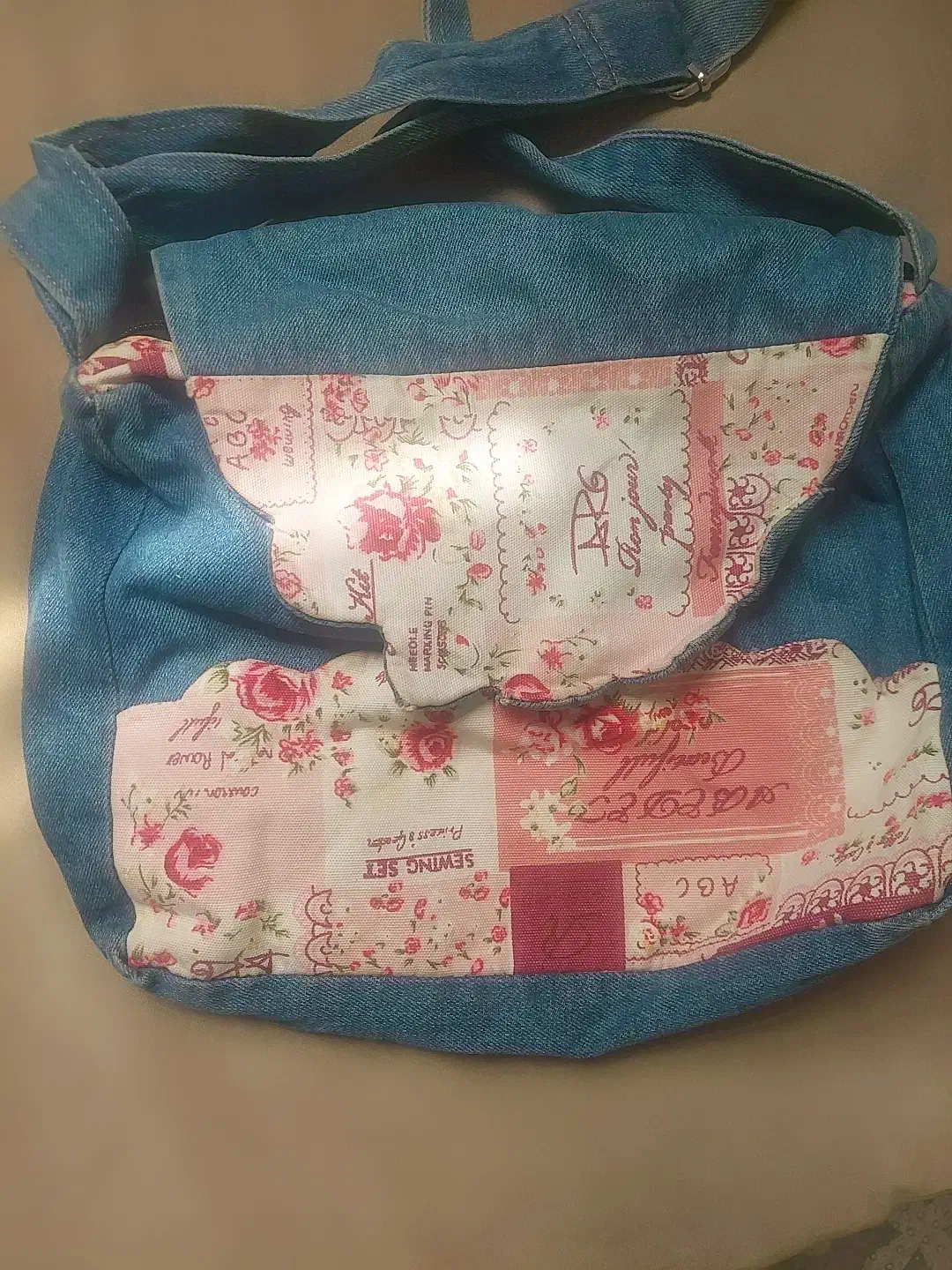 کیف کاردست|کیف، کفش، کمربند|قم, بکایی|دیوار