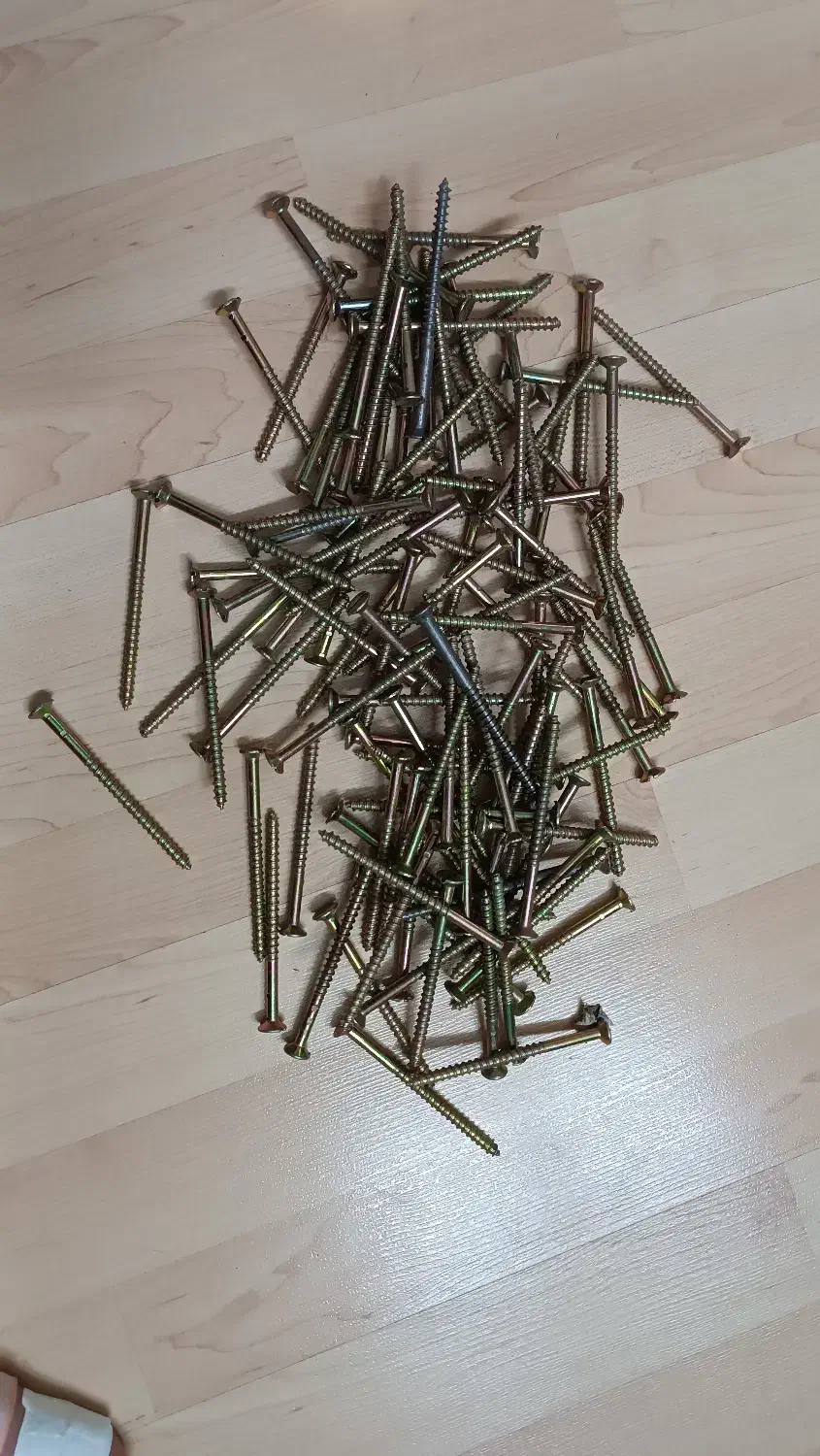 تعدادی پیچ بزرگ|ابزارآلات|تهران, سوهانک|دیوار