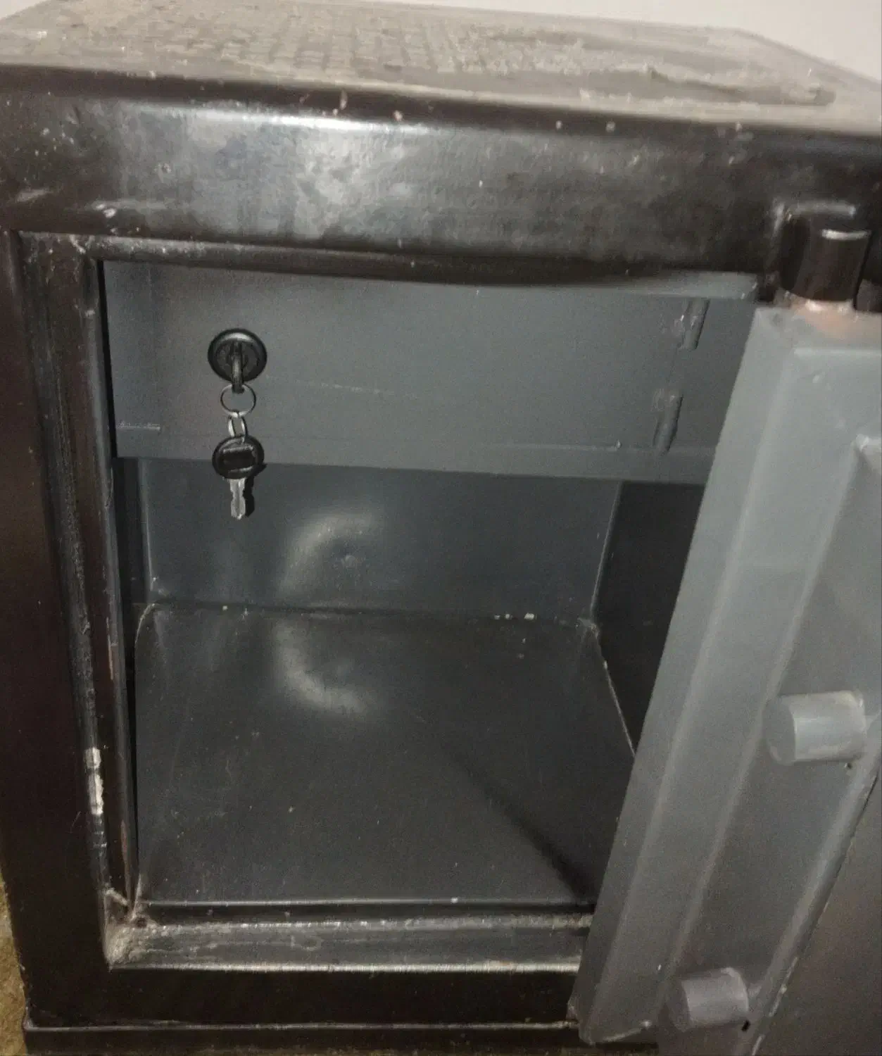 گاو صندوق|دفتر کار|زاهدان, |دیوار