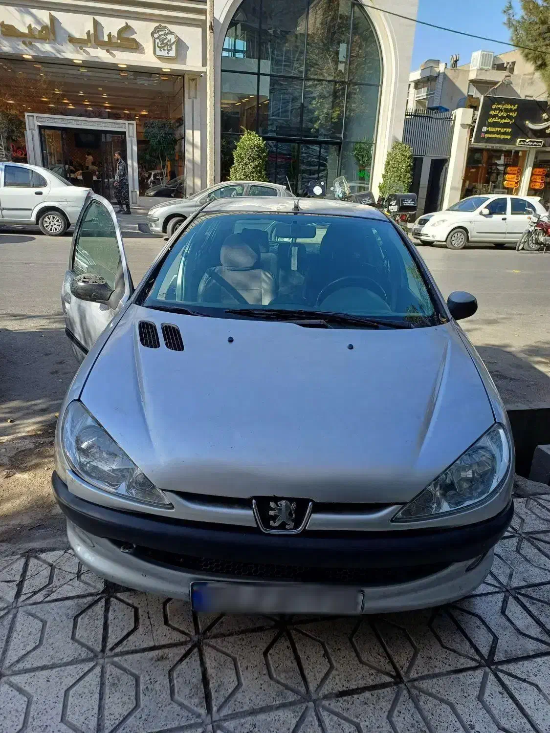 ۲۰۶ مدل ۸۲تیپ ۲ نقره‌ای|خودرو سواری و وانت|مشهد, پروین اعتصامی|دیوار