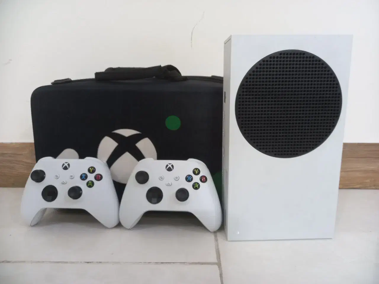 ایکس باکس سری اس / XBOX SERIES S|کنسول، بازی ویدئویی و آنلاین|پرند, فاز ۴|دیوار