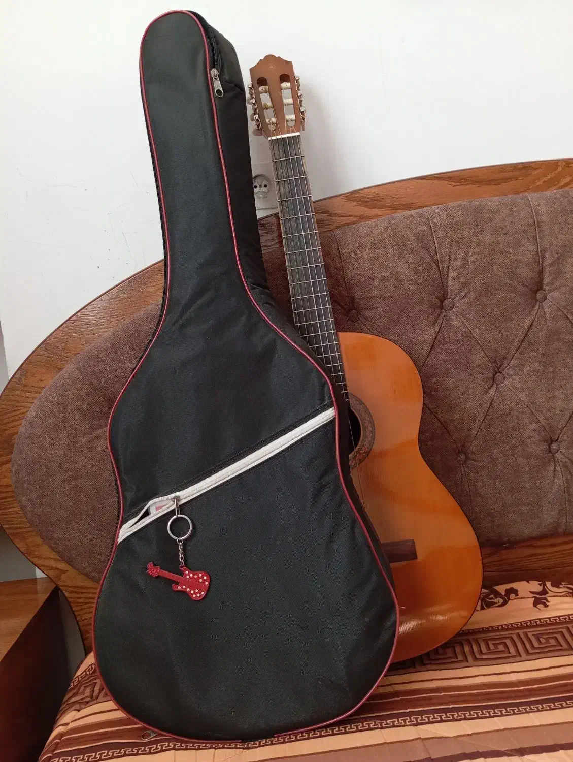 گیتار یاماهاc40|گیتار، بیس، امپلیفایر|مریوان, |دیوار