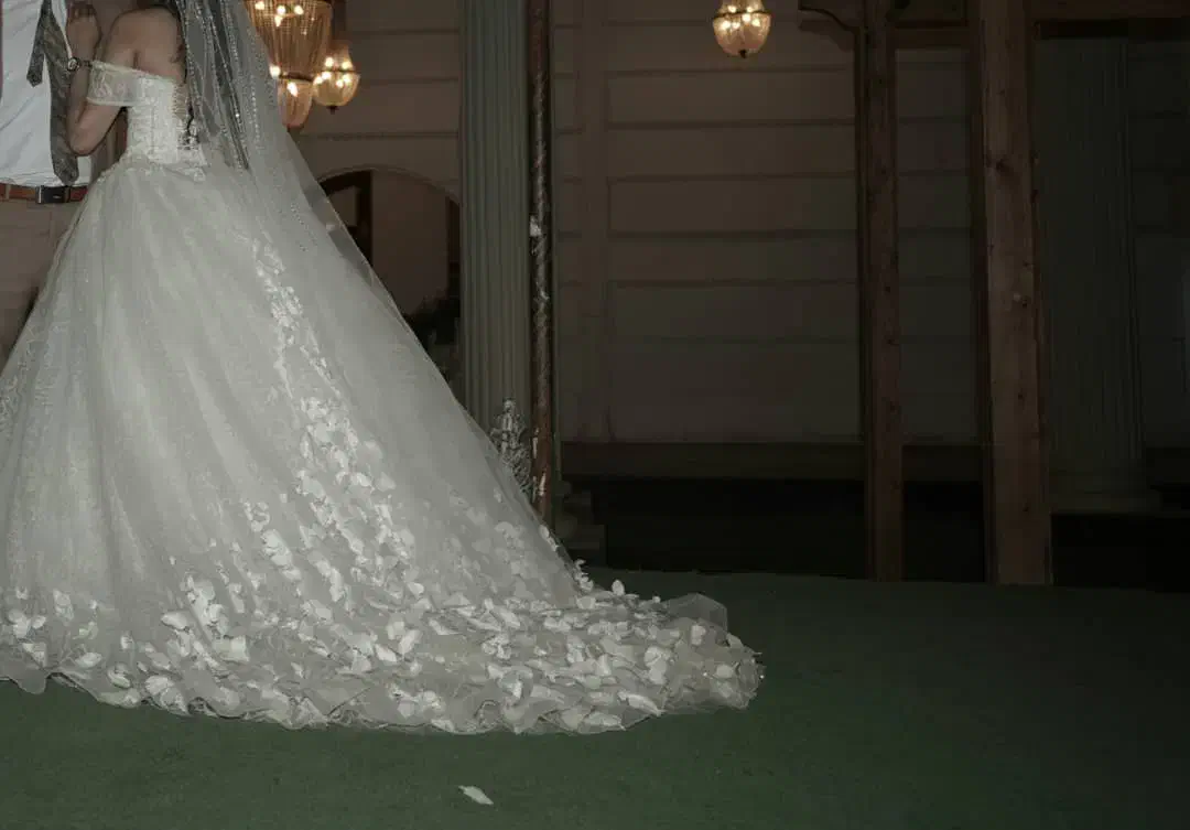 لباس عروس|لباس|ری, سیزده آبان|دیوار