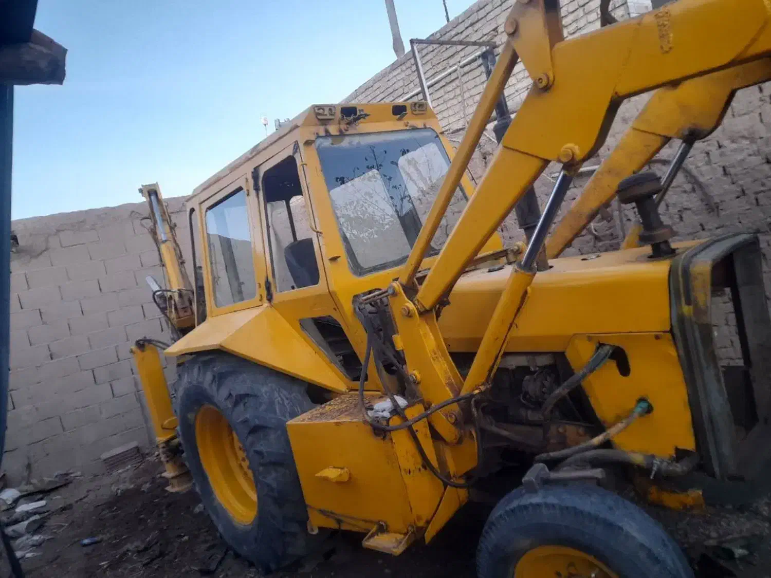 تراکتور بیل مکانیکی درکمترین زمان|خدمات پیشه و مهارت|بسطام, |دیوار