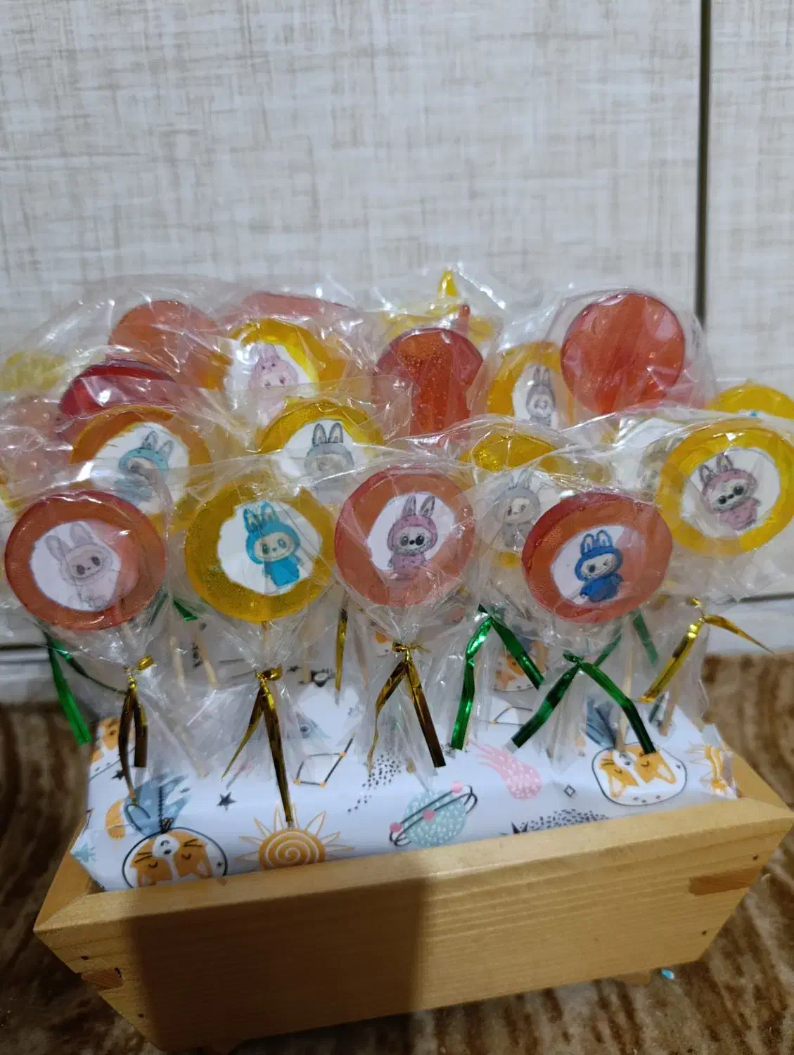 آبنبات چوبی|خوردنی و آشامیدنی|مود, |دیوار