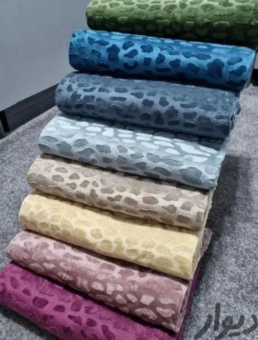 پتو مسافرتی|رختخواب، بالش، پتو|بومهن, |دیوار