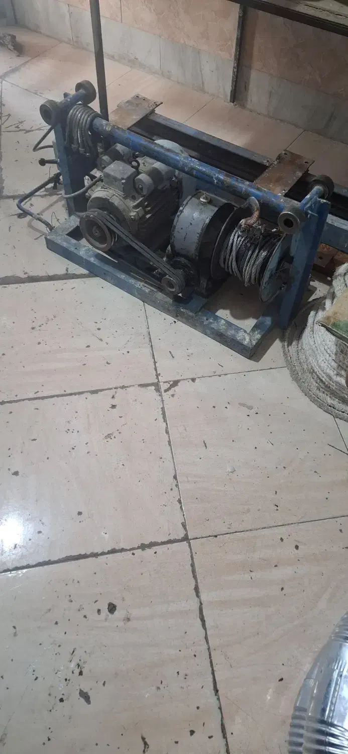 بالابر ساختمانی فروشی|مصالح و تجهیزات ساختمان|بروجرد, |دیوار