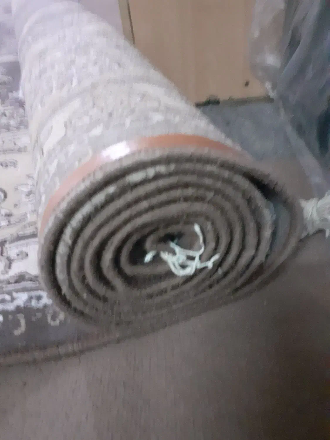 قالی زردرنگ|فرش|آق قلا, |دیوار