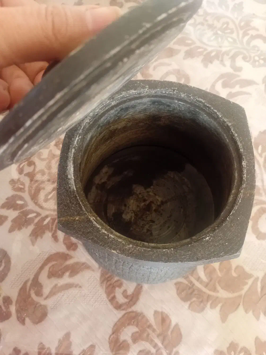 قابلمه سنگی|ظروف پخت‌وپز|فردیس, منظریه|دیوار