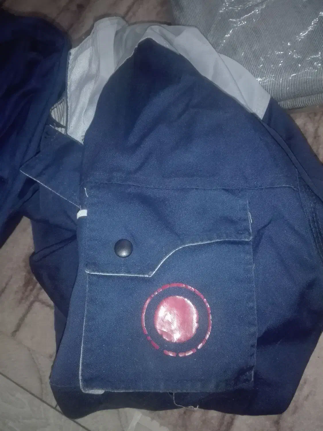 لباس|لباس|قم, زند آباد|دیوار