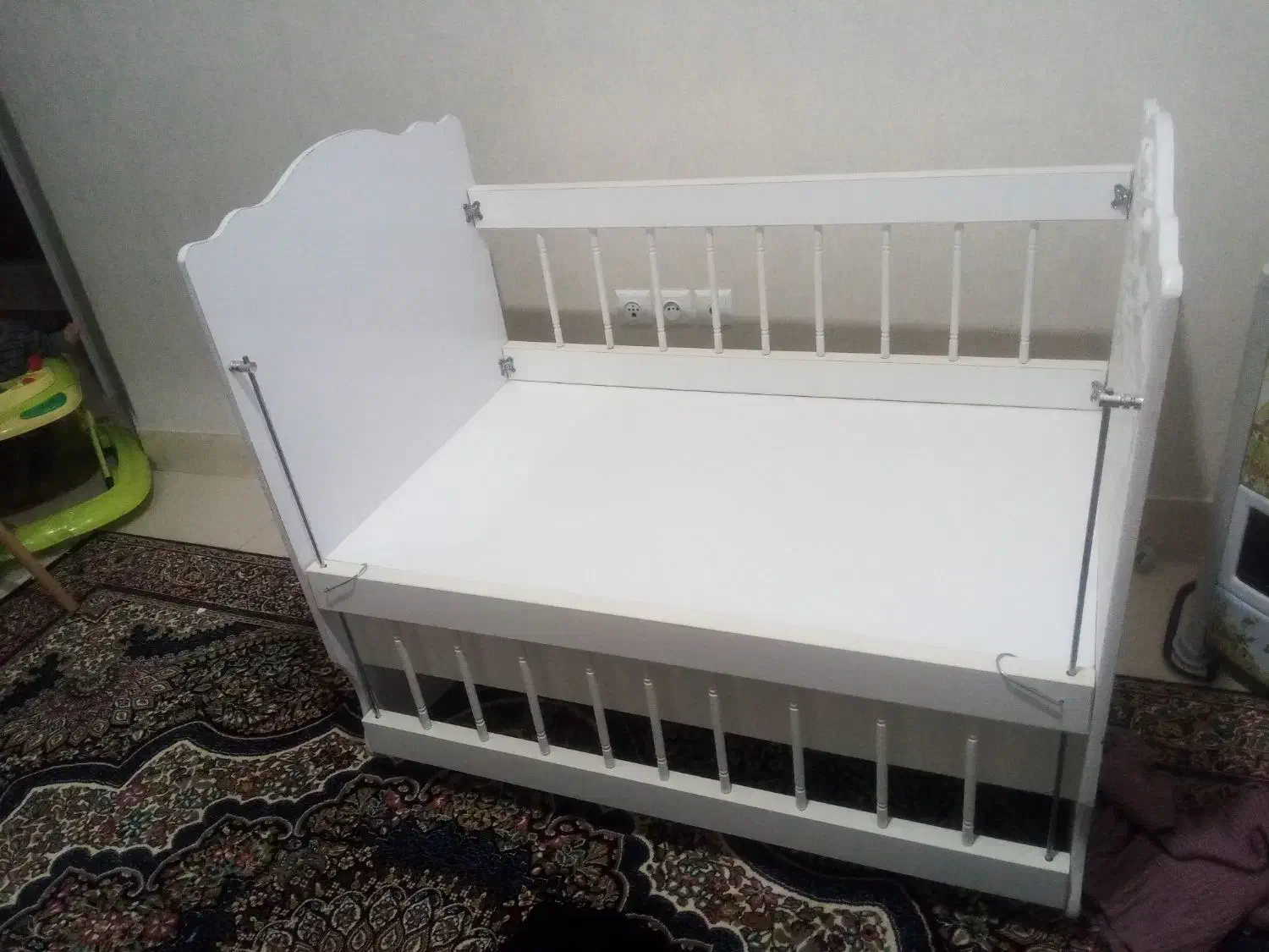 گهواره، تخت خواب نوزاد|تخت و سرویس خواب|سبزوار, همت|دیوار