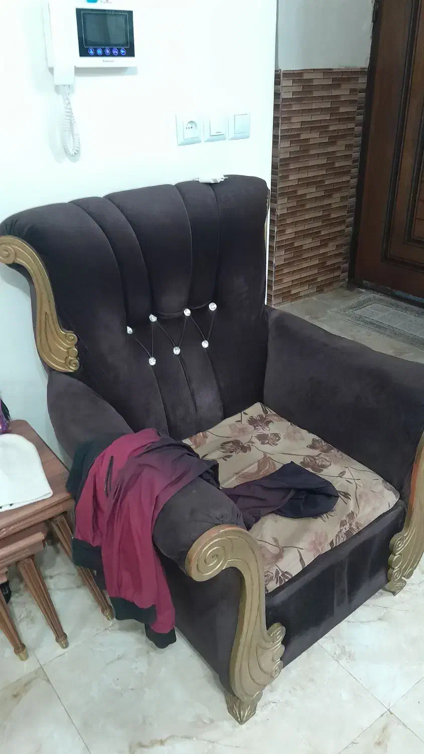 مبل|مبلمان خانگی و میز عسلی|رشت, جانبازان|دیوار