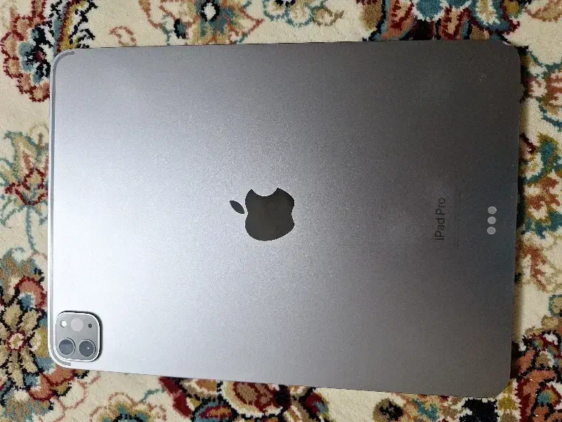 ipad pro 2022 128 GB wifi|تبلت|مشهد, سجاد شهر|دیوار