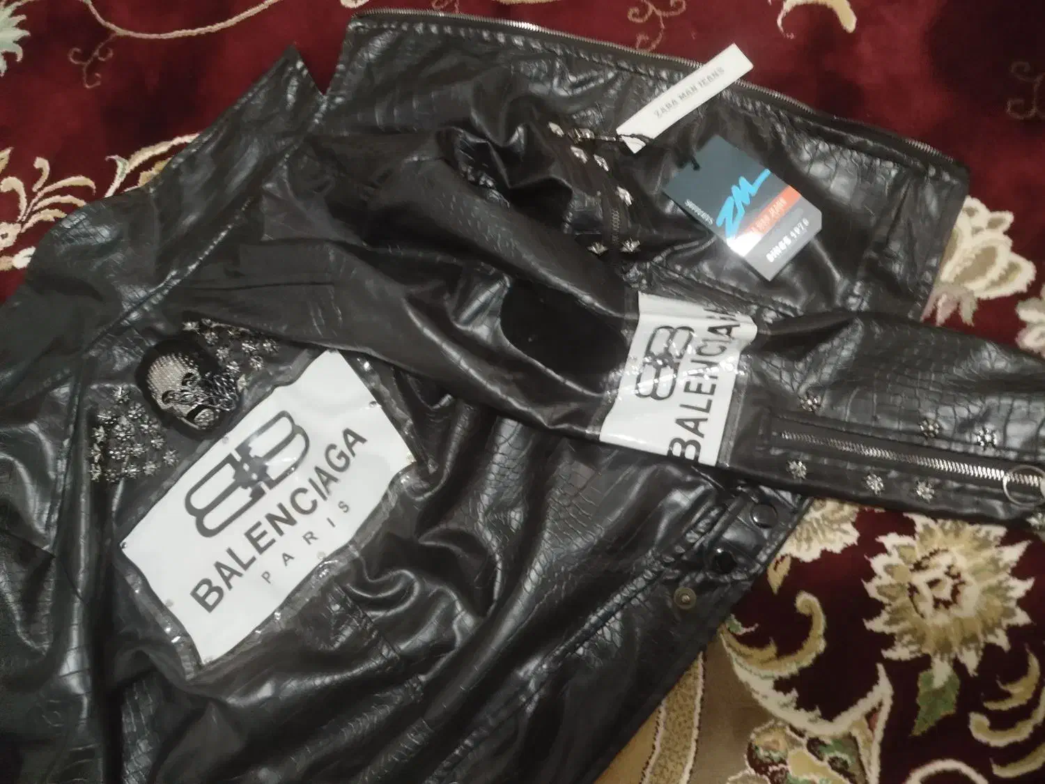 کاپشن|لباس|اصفهان, لیمجیر|دیوار