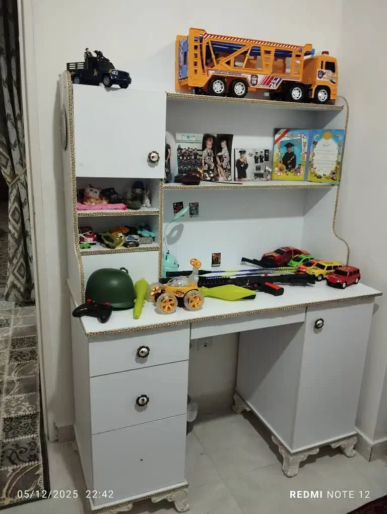 میز تحریر سالم و در حد|میز تحریر و کامپیوتر|اردبیل, |دیوار