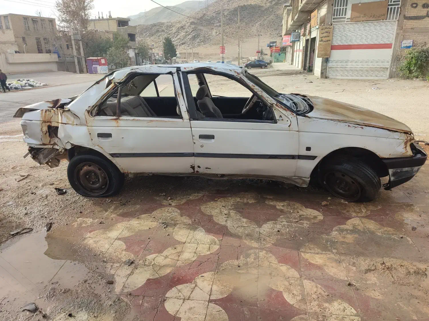 پژو ۴۰۵ مدل ۸۸تصادفی|خودرو سواری و وانت|شیراز, کیان آباد|دیوار