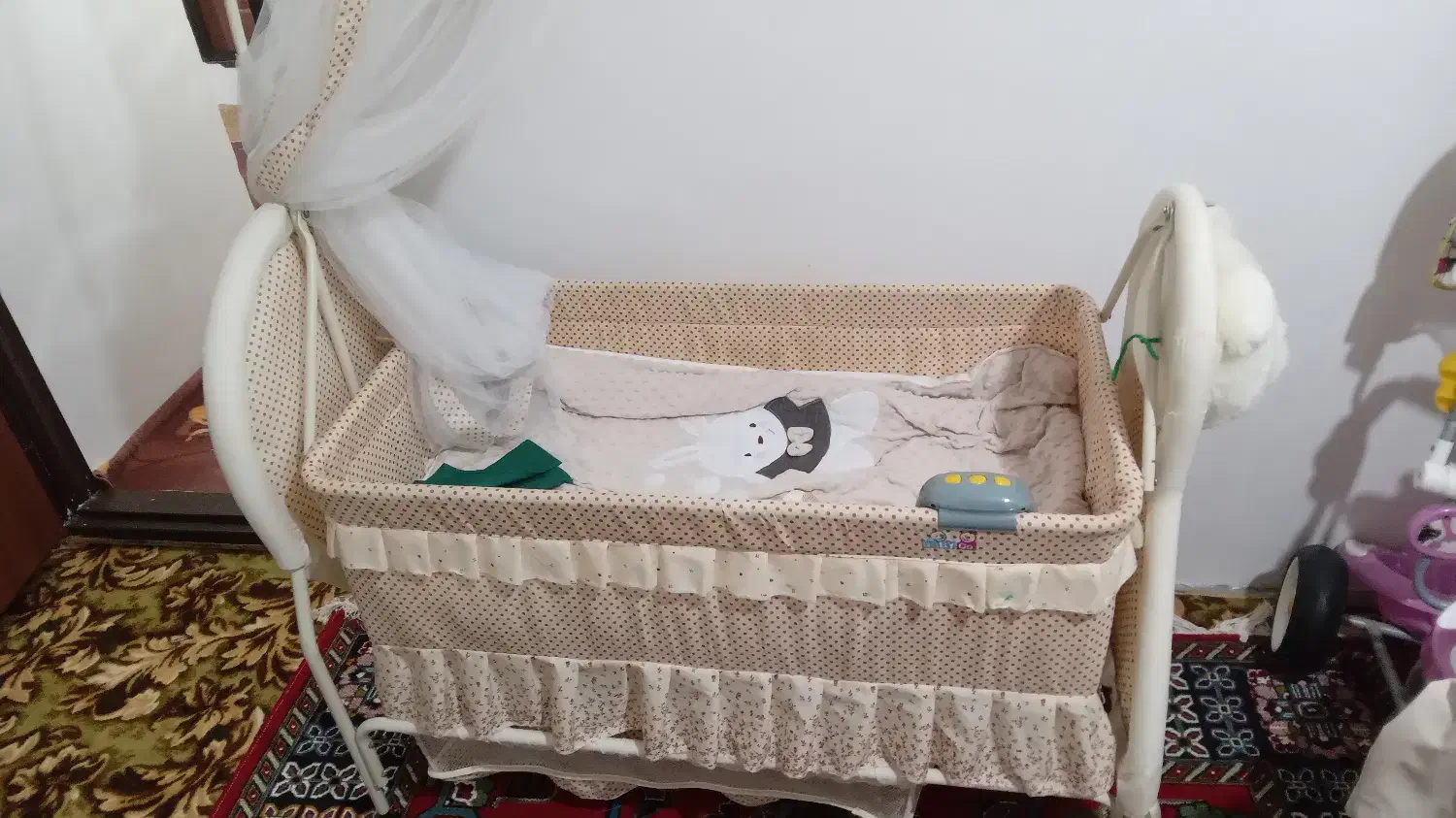 گهواره موزیک دار|تخت و صندلی بچه|اردبیل, |دیوار