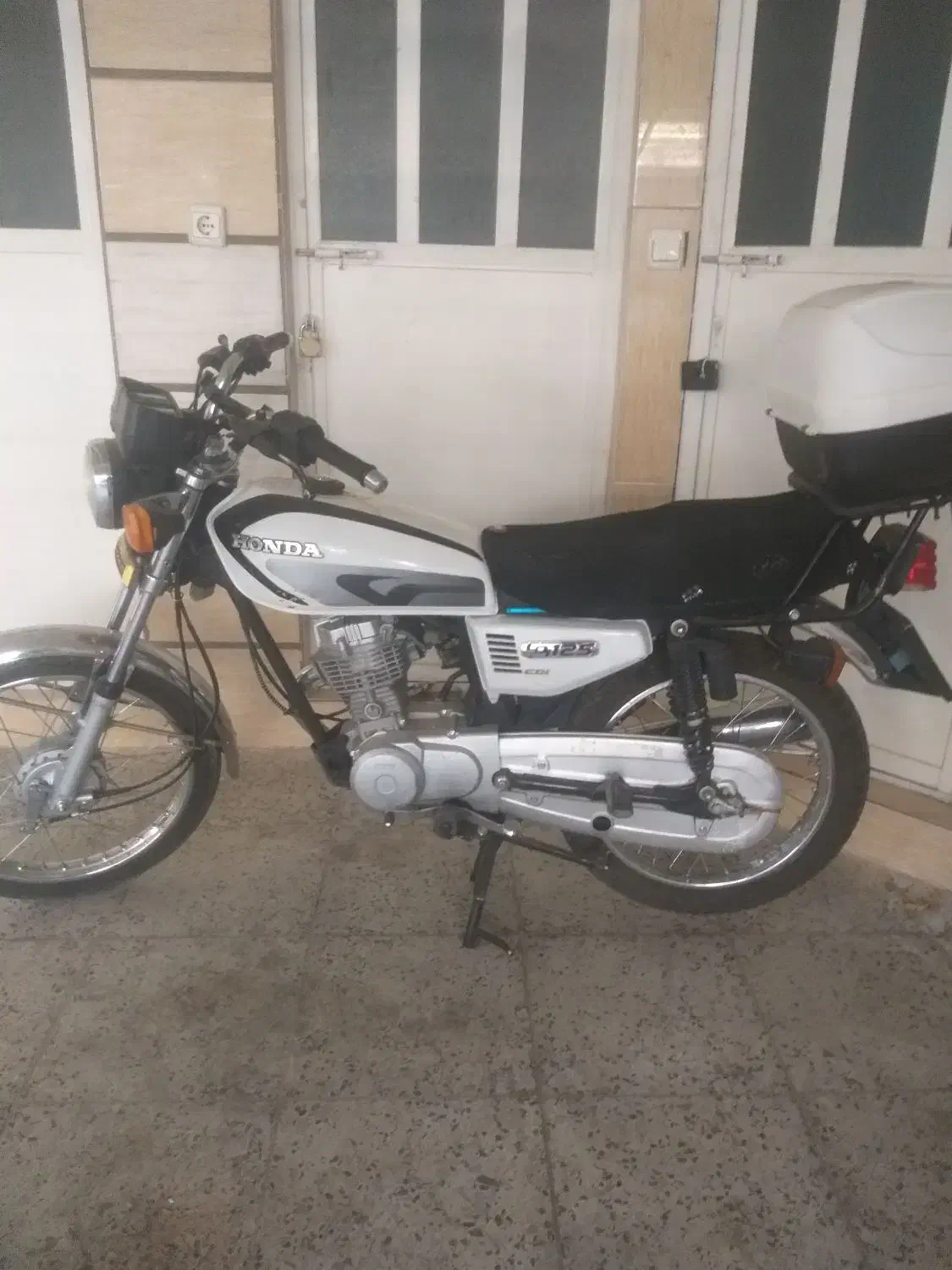 موتور ۱۲۵ مدل ۹۵ لیفان|موتورسیکلت|شیراز, شهرک جماران|دیوار