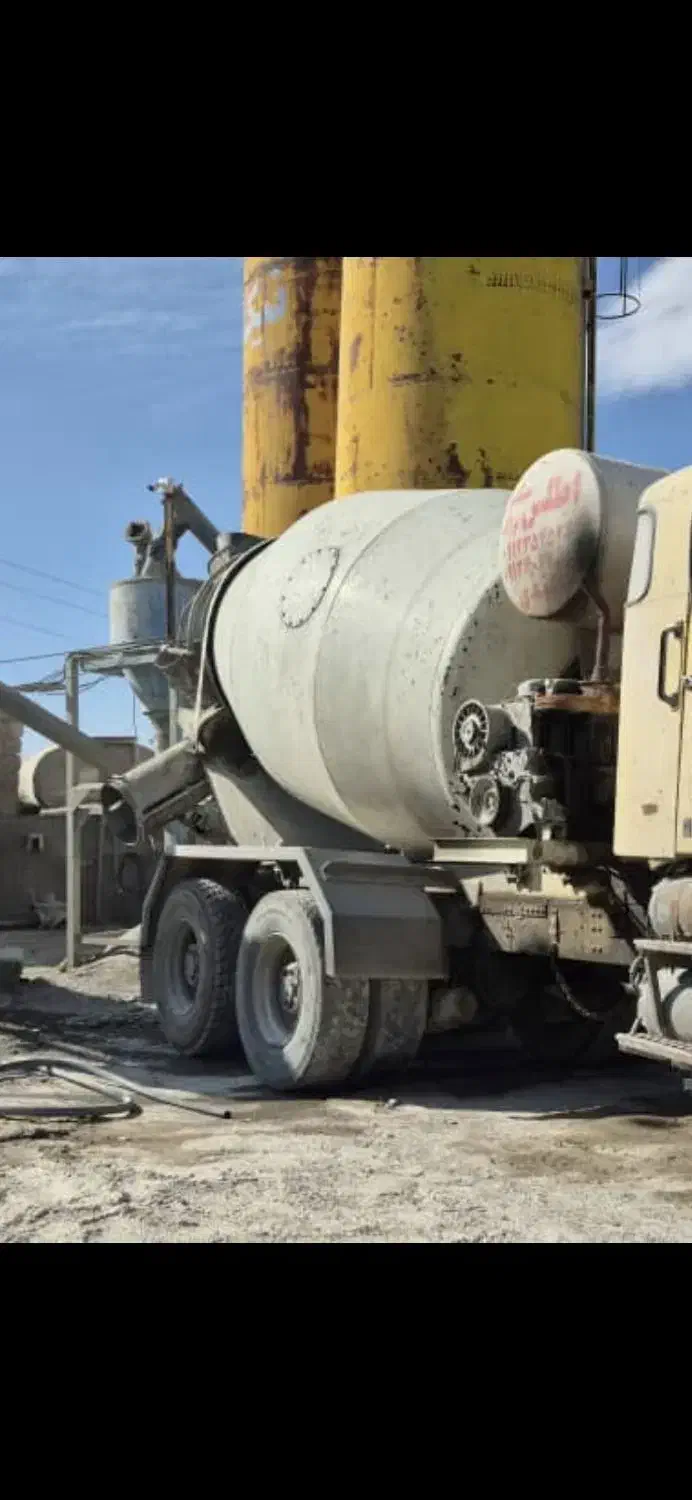 فروش میکسر ولوو کشنده توپ طلایی ۱۸ هزار|خودرو سنگین|اردبیل, |دیوار