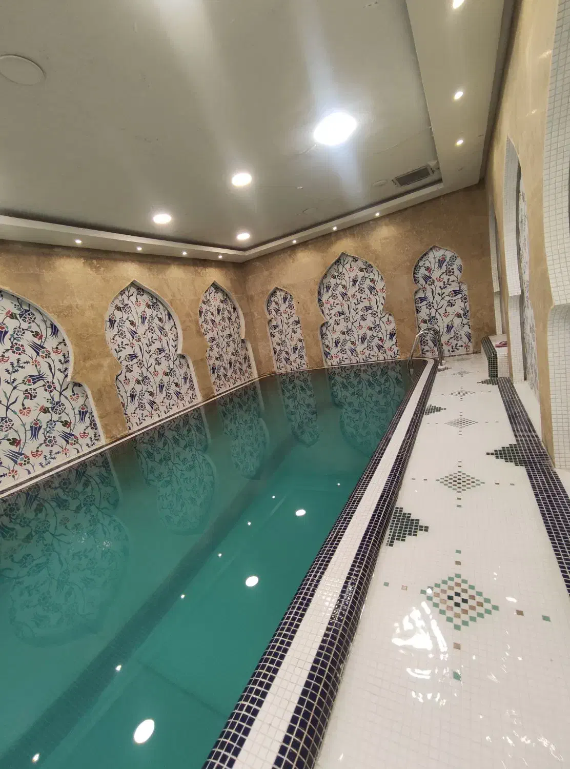 اجاره روزانههفتگی ویلا ۱۲۰۰ متری در ناظریه..نیلوفر|اجارهٔ کوتاه‌مدت ویلا و باغ|مشهد, میان ولایت|دیوار