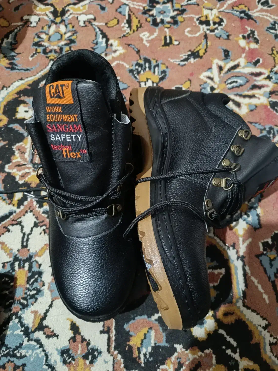 کفش کار و کوهنوردی CAT|کیف، کفش، کمربند|اندیمشک, |دیوار