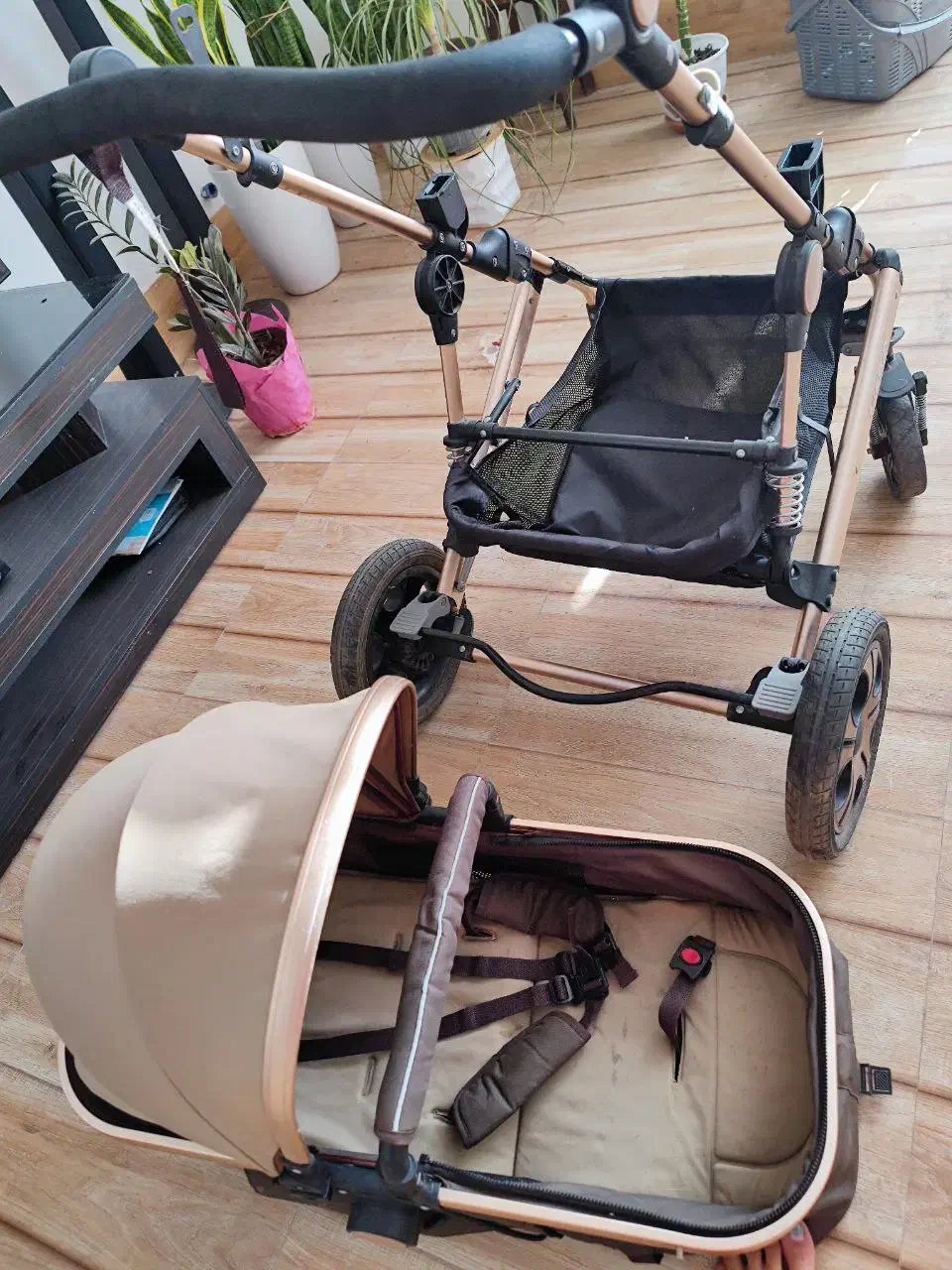 کالسکه خارجی در حد نو|کالسکه و لوازم جانبی|گناباد, |دیوار