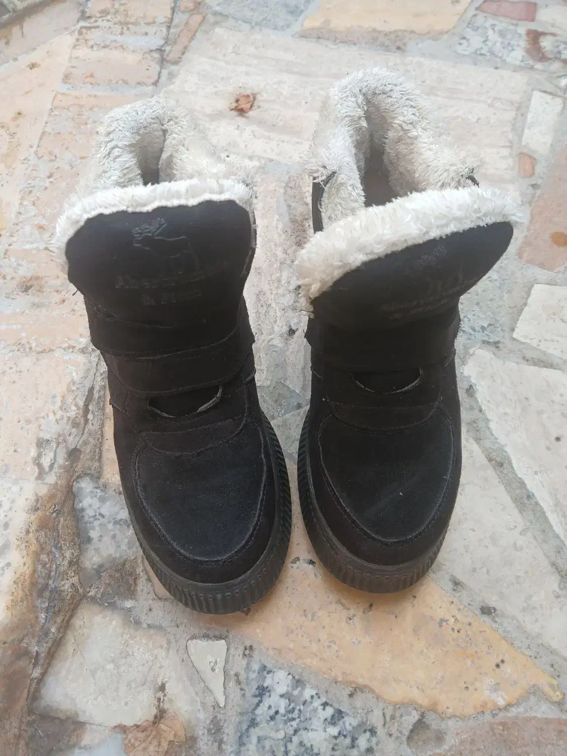 پوتین|کیف، کفش، کمربند|باسمنج, |دیوار