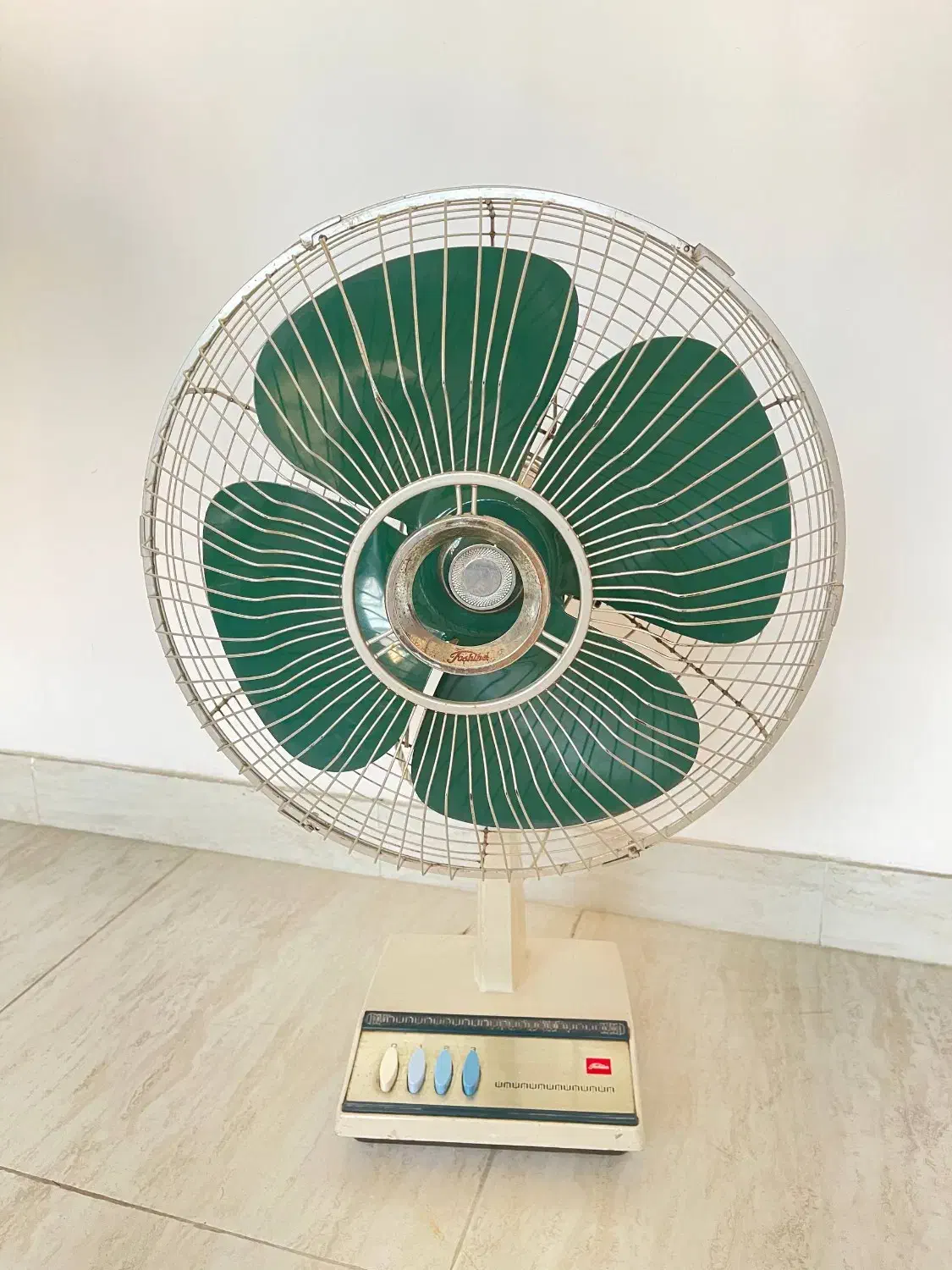 پنکه آنتیک توشیبا ژاپن|پنکه و تصفیه‌کنندهٔ هوا|رودسر, |دیوار