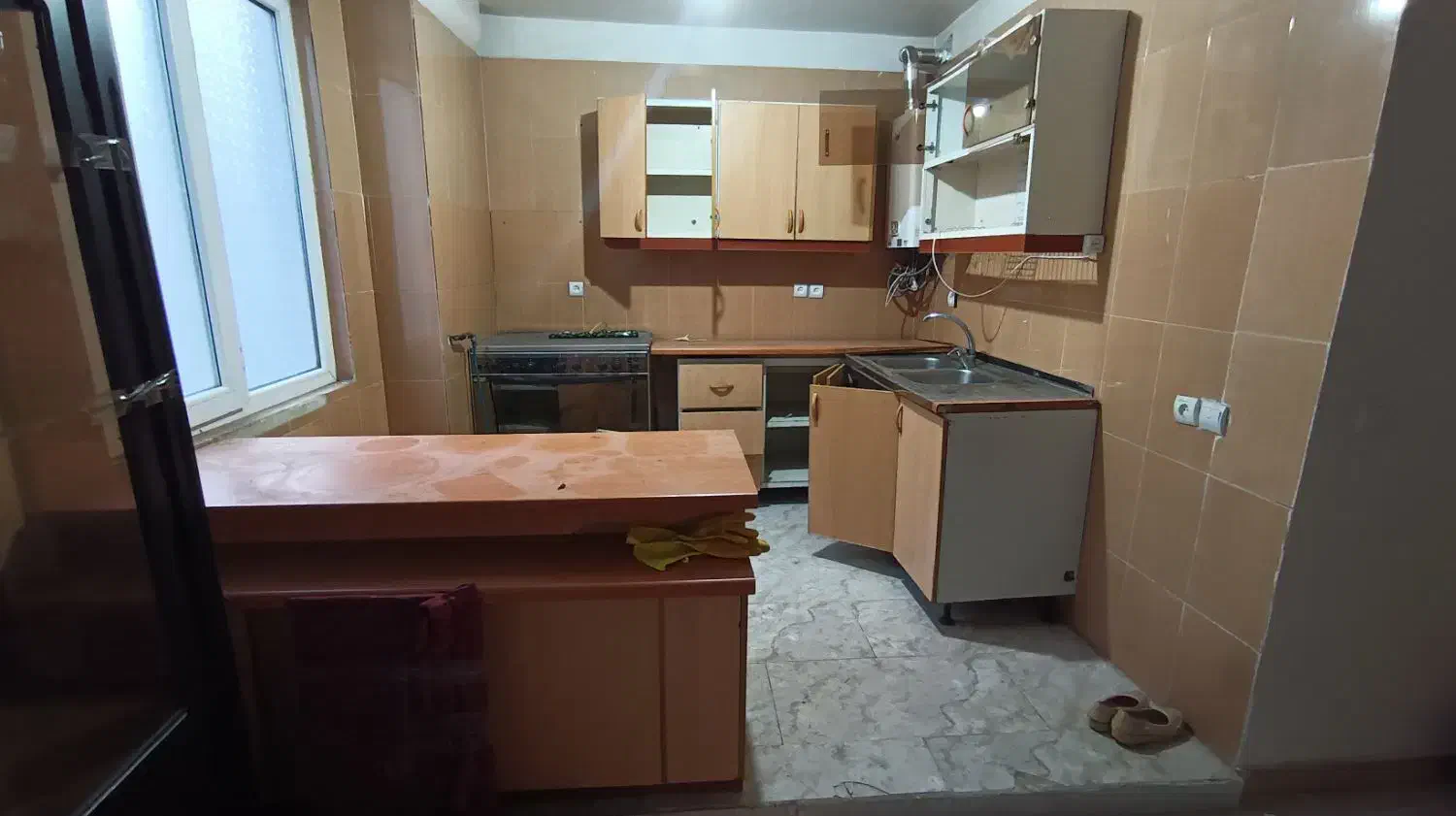 کابینت ام دی اف دست دوم به همراه سینک|مصالح و تجهیزات ساختمان|اندیشه, اندیشه فاز ۴|دیوار