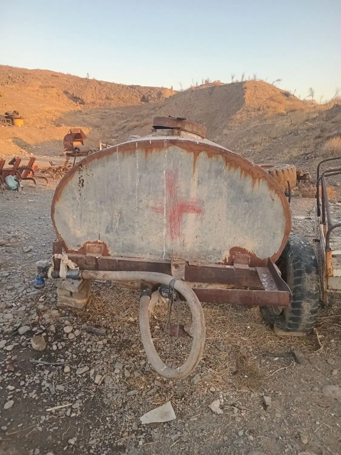 تانکر ۲۰۰۰چرخدار|قطعات یدکی و لوازم جانبی|طرقبه, |دیوار