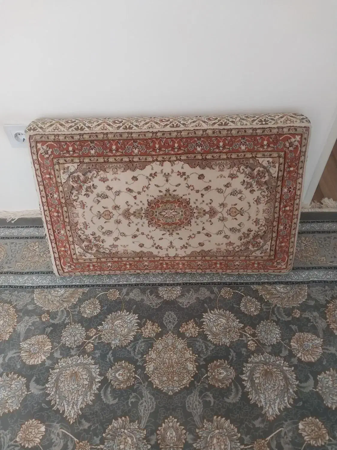 پشتی|پشتی|همدان, |دیوار