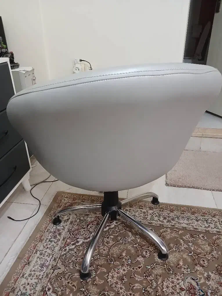 صندلی جک دار آرایشگاهی|آرایشگاه و سالن‌های زیبایی|فردیس, منظریه|دیوار