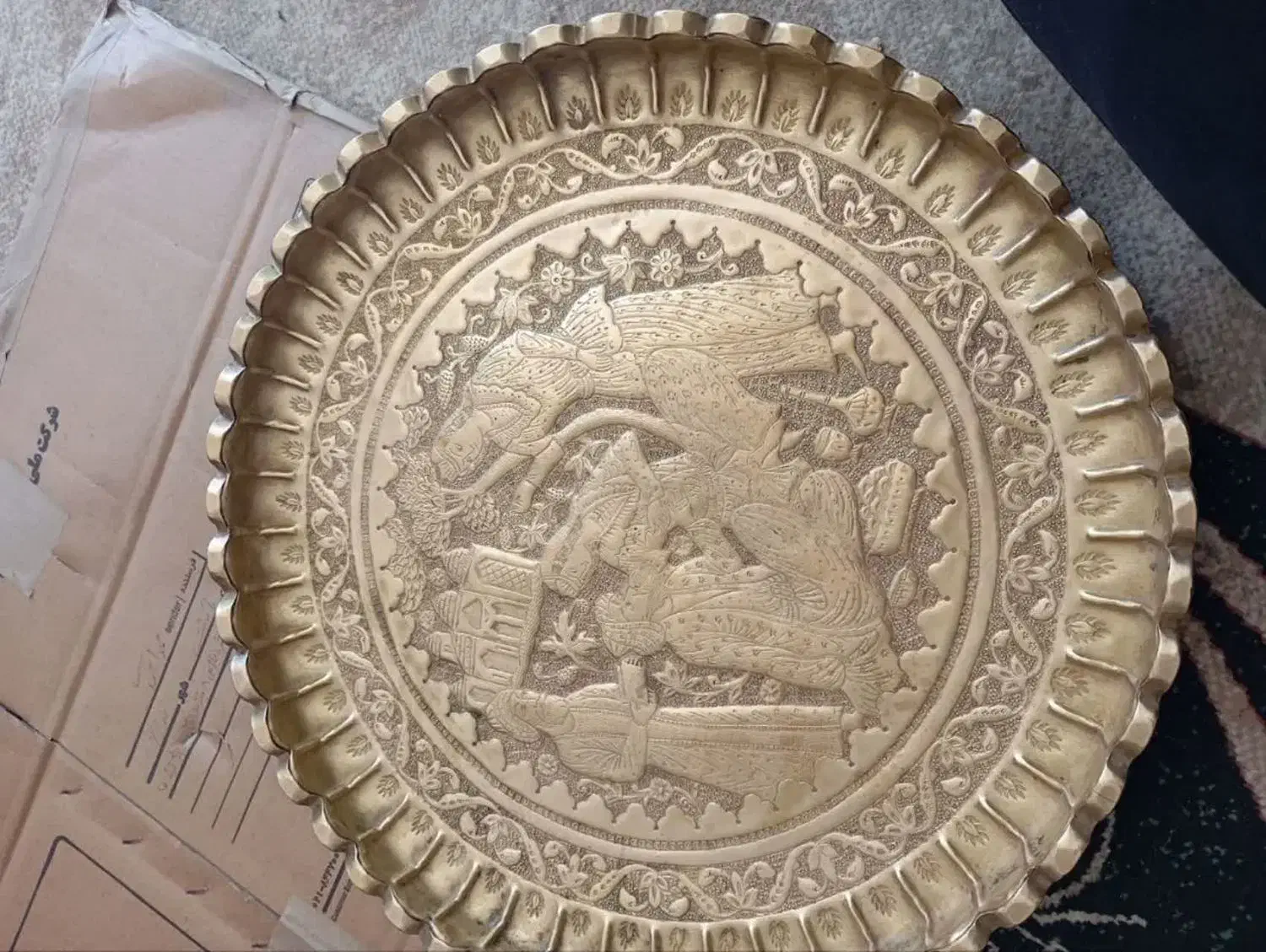 سینی قلم کاری شده برنجی|صنایع دستی و سایر لوازم تزئینی|قائن, |دیوار