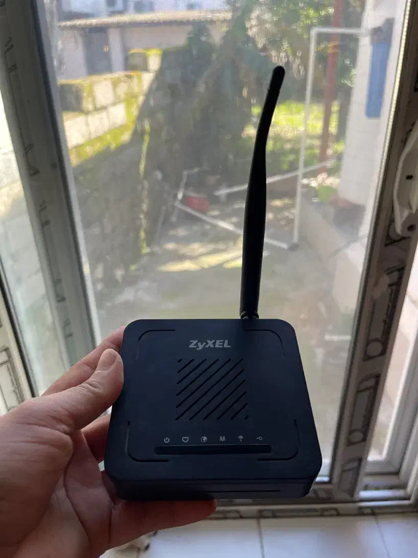 مودم zyxel|مودم و تجهیزات شبکه|سرخرود, |دیوار
