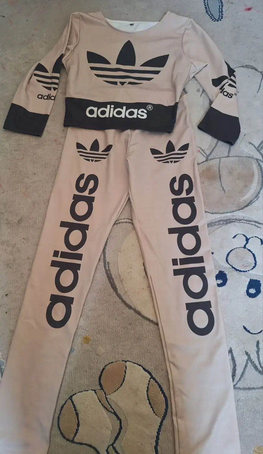 لباس‌های تاناکورای خارجی|لباس|پرند, فاز ۶|دیوار