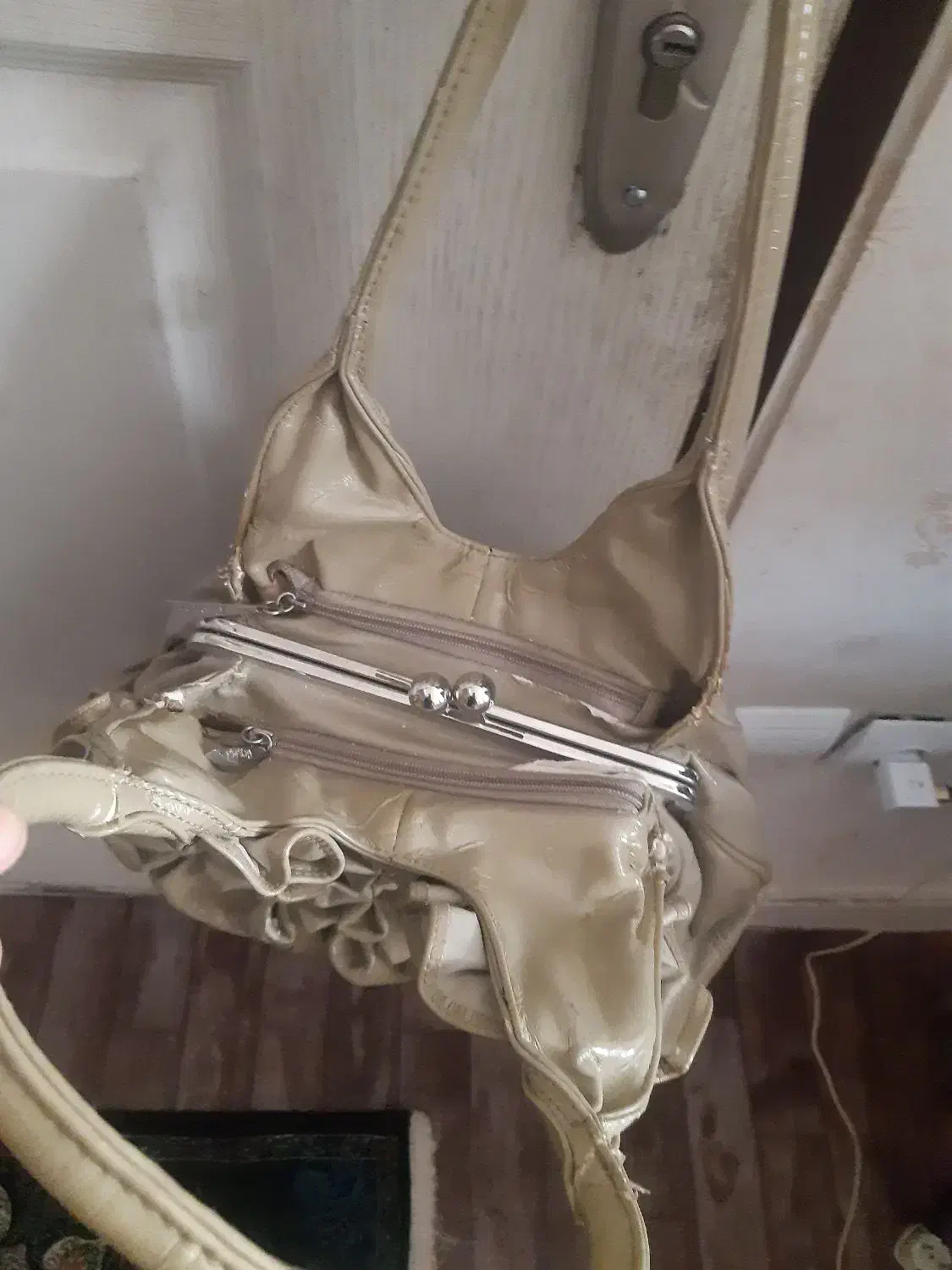 کیف مجلسی|کیف، کفش، کمربند|تبریز, |دیوار