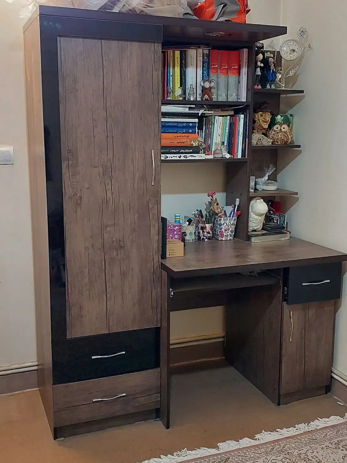 میز تحریر و کمد لباس|جاکفشی، کمد، دراور|شاهینشهر, عطار|دیوار