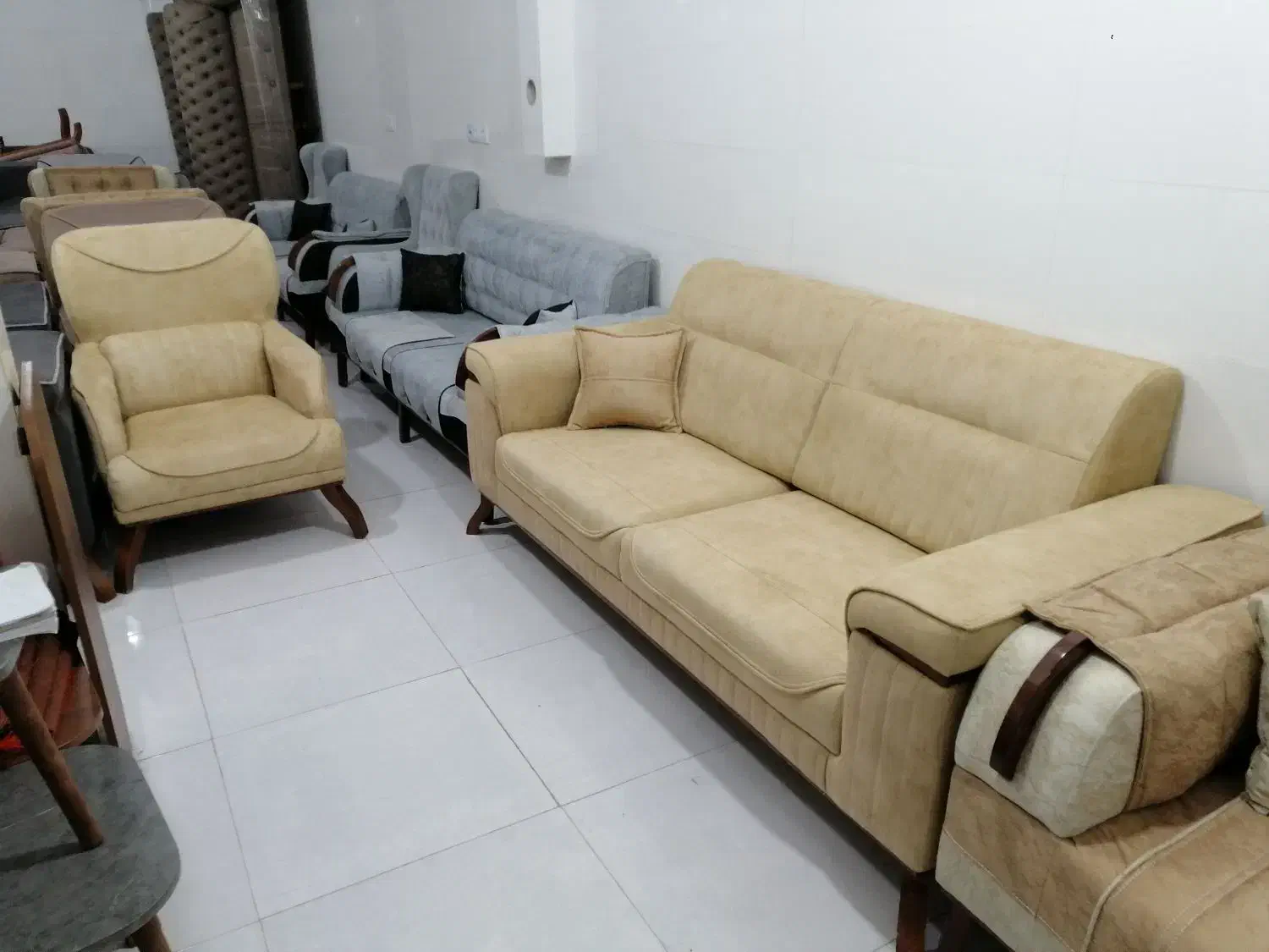 مبل لیندو 8 نفره جکدار و مکانیزم و تخت شو|مبلمان خانگی و میز عسلی|مشهد, طلاب|دیوار