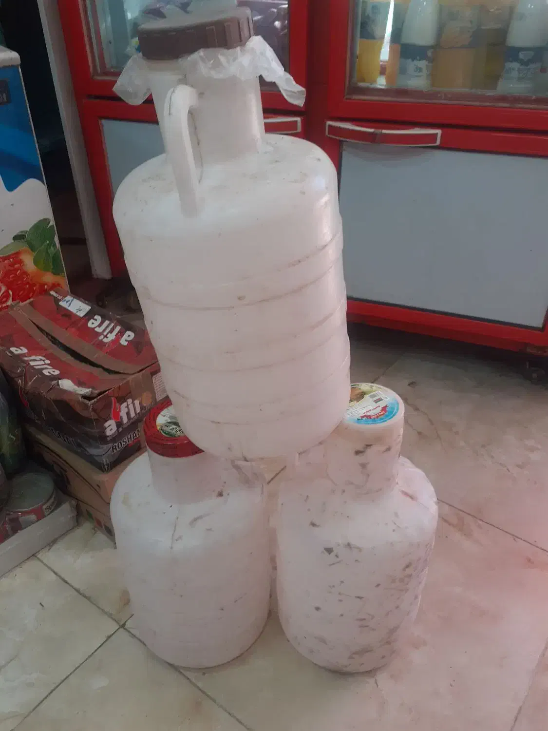 دبه زیتون و خیارشور|ظروف نگهدارنده، پلاستیکی، یک‌بارمصرف|سیاهکل, |دیوار