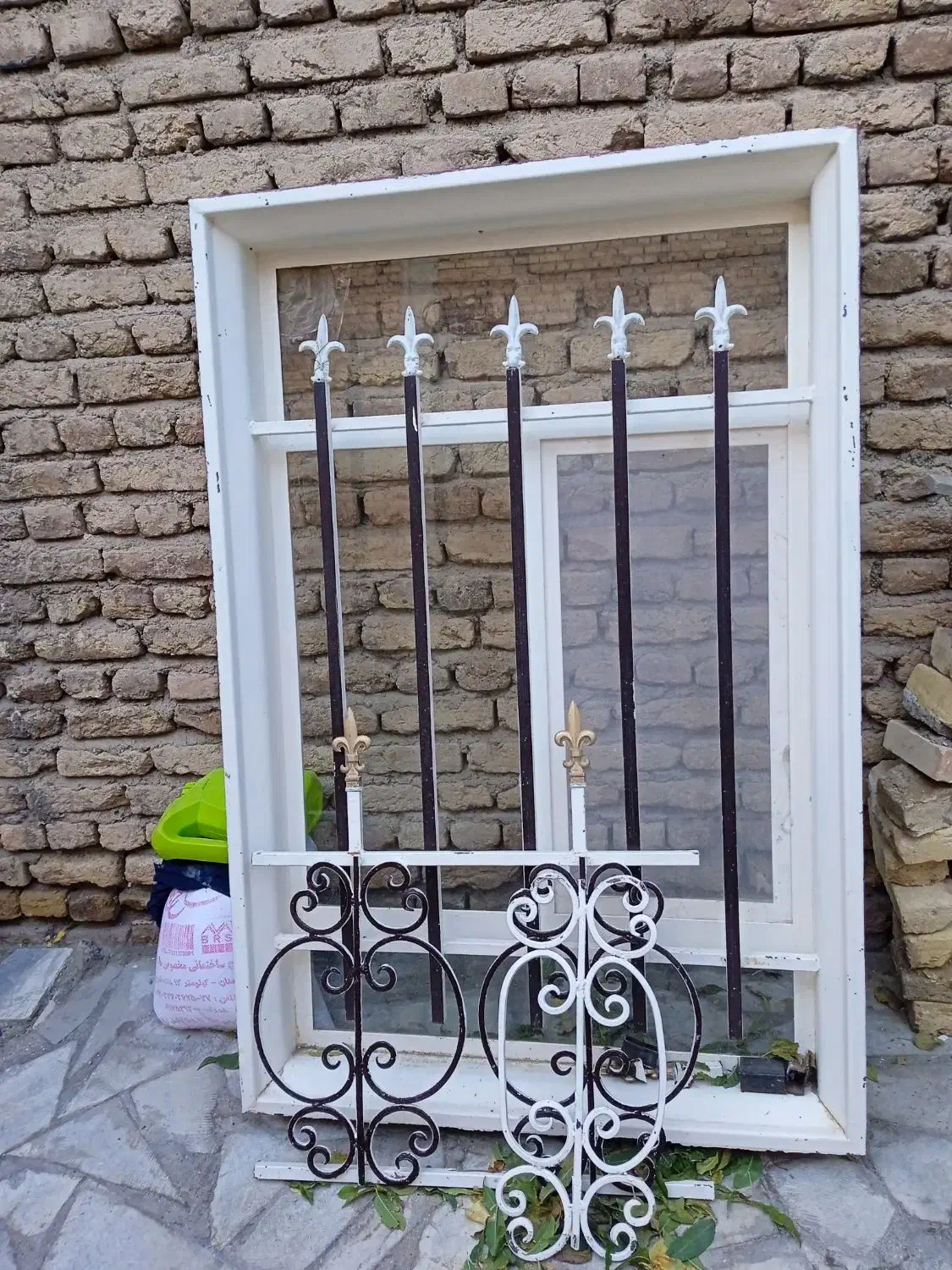 پنجره|مصالح و تجهیزات ساختمان|دلبران, |دیوار