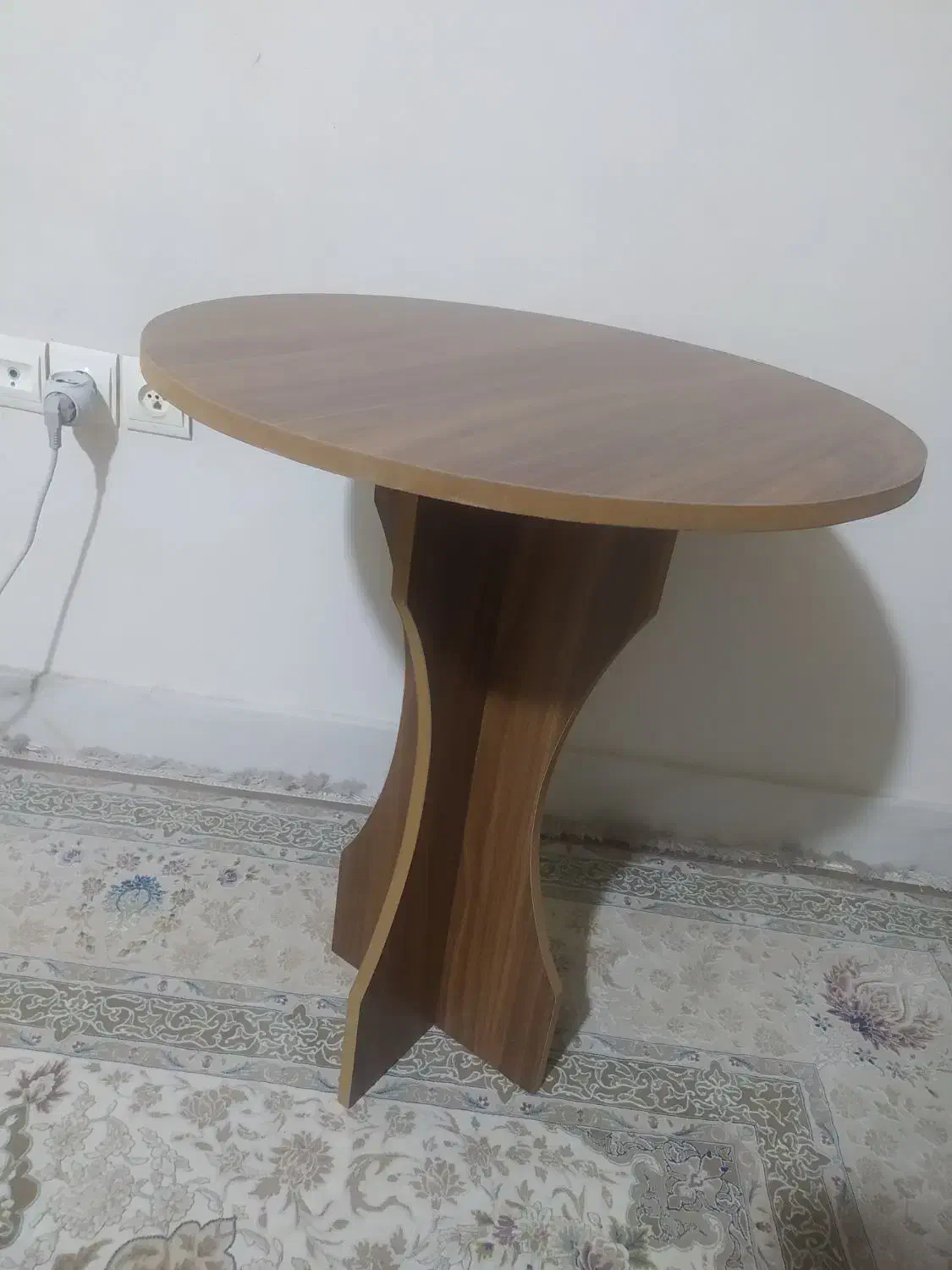 میز خاطره|میز تلفن|اصفهان, خواجه عمید|دیوار