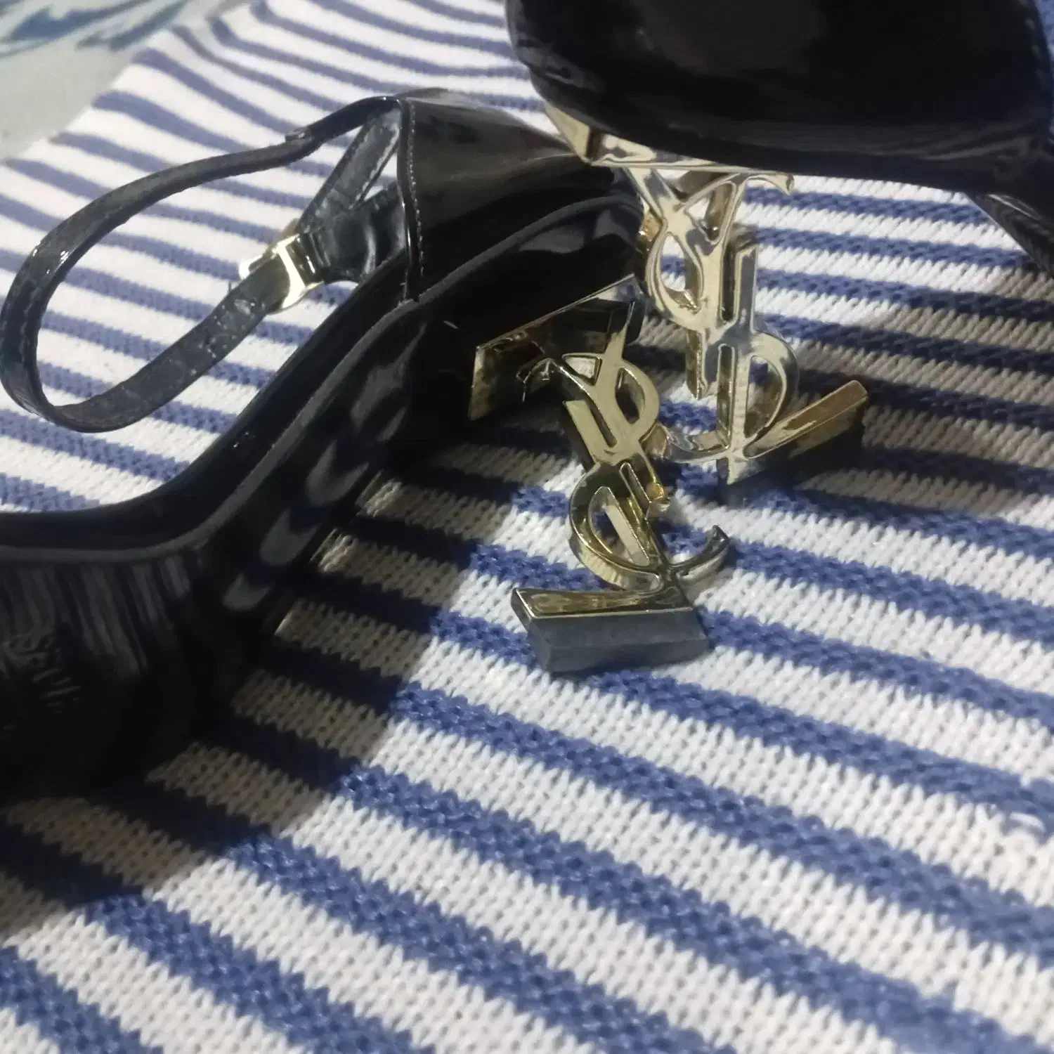 فروشی|کیف، کفش، کمربند|سراوان, |دیوار