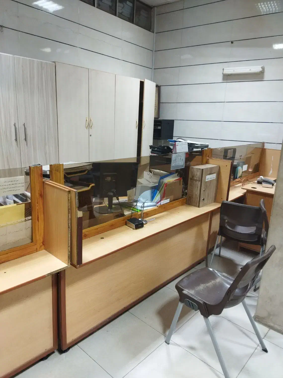 میز پیشخوان 4فقره و صندلی چرخدار|صندلی و نیمکت|خوی, |دیوار