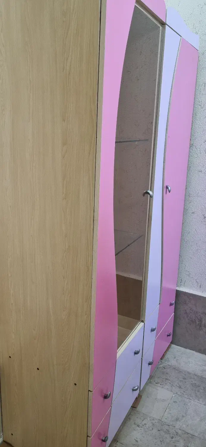 کمدبچه، فوتبال دستی و آویز پرده|جاکفشی، کمد، دراور|مهاجران, |دیوار