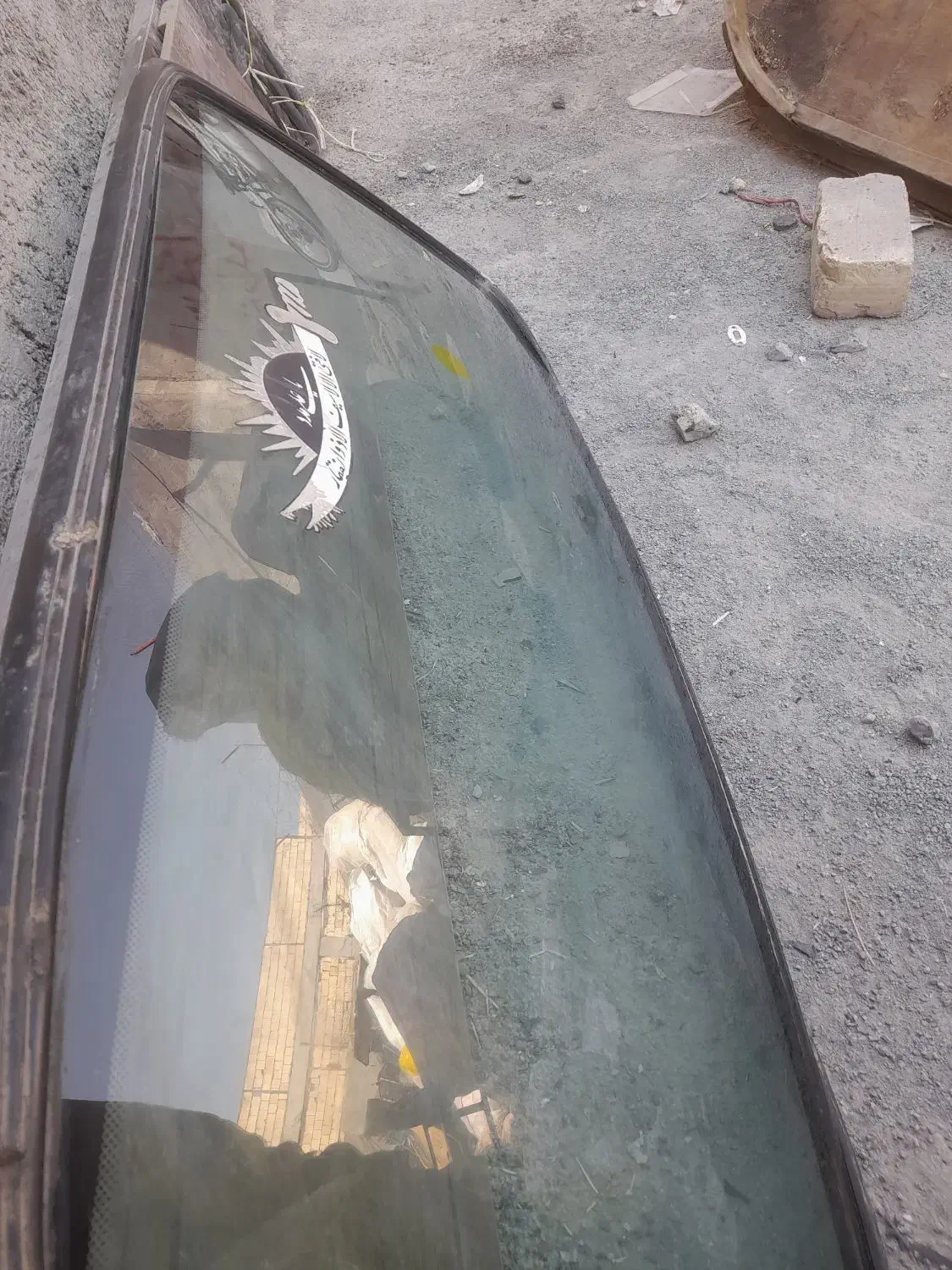 یک عدد شیشه عقب پیکان سواری|قطعات یدکی و لوازم جانبی|فولادشهر, مسکن مهر فولادشهر|دیوار