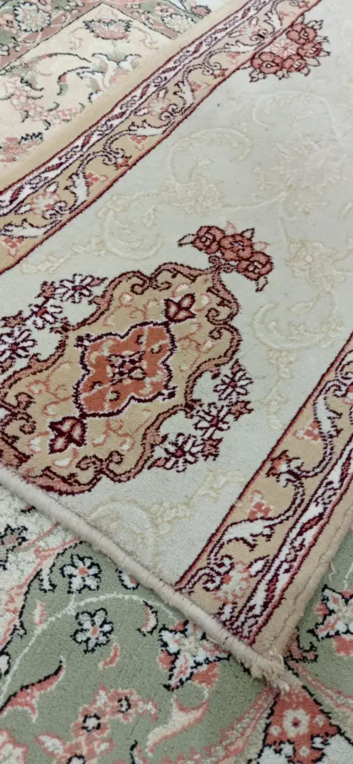 فرش کناره راهرو سالم تمیز بدون سوختگی پارگی|فرش|کرج, بنیاد|دیوار