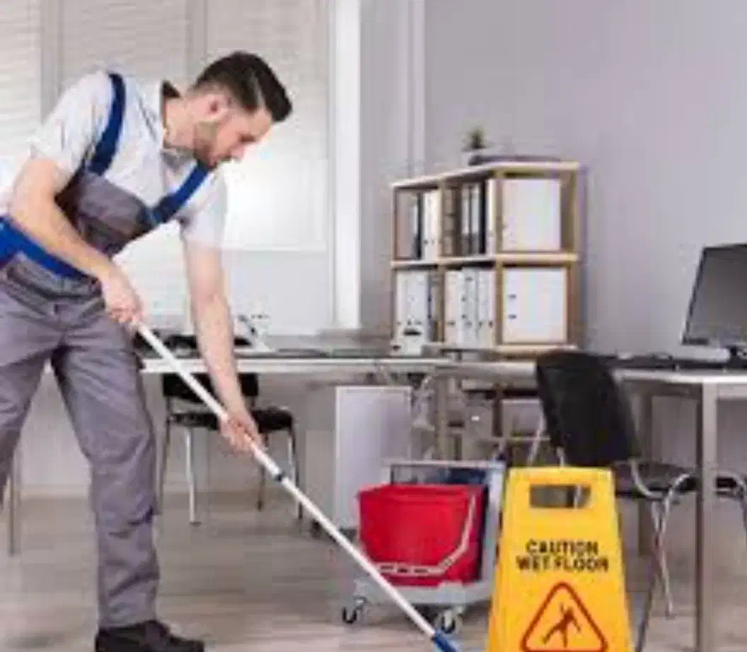 به نیروی خدماتی نیازمندیم|استخدام سرایداری و نظافت|تهران, فاطمی|دیوار