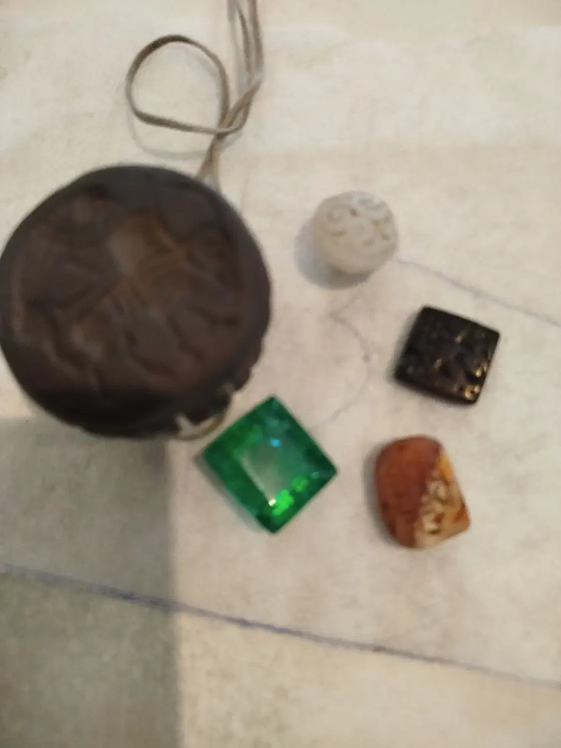 سنگای جواهری|جواهرات|باقرشهر, |دیوار