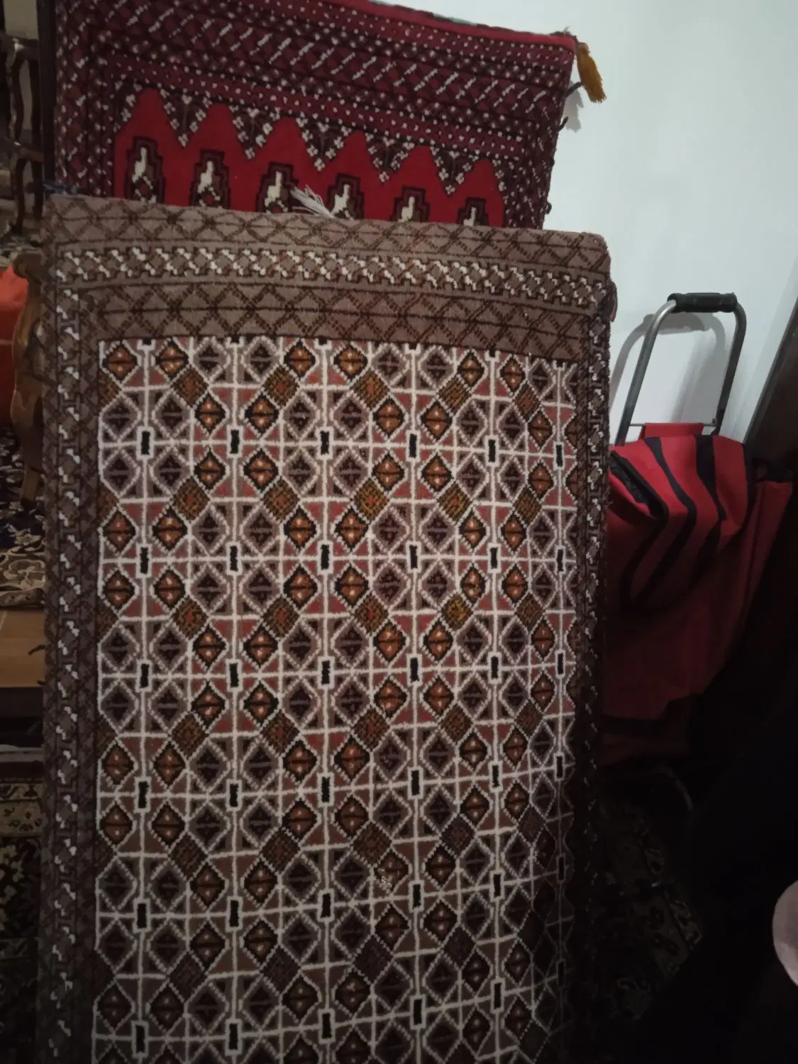 پشتی|پشتی|خوی, |دیوار