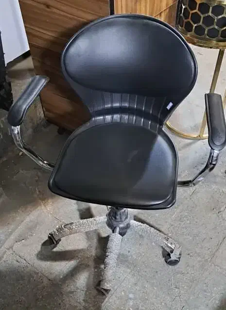 صندلی چرخ دار بازسازی شده|مبلمان اداری|سقز, |دیوار